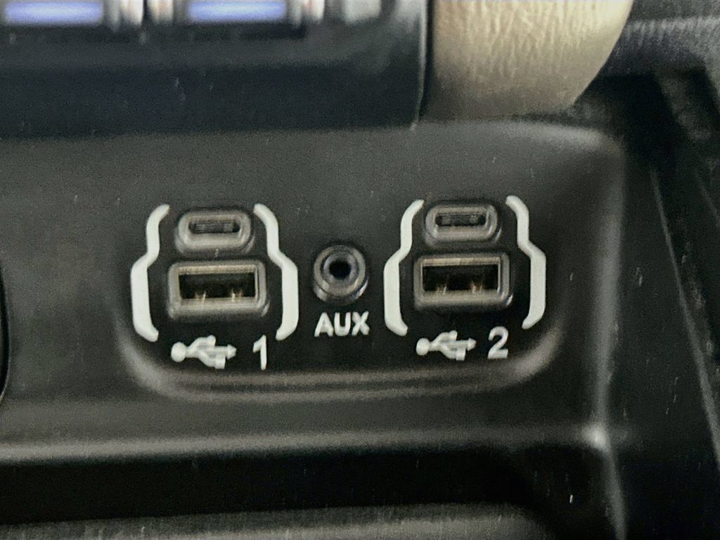 Used 2019 RAM 1500 Laramie RWD image 31