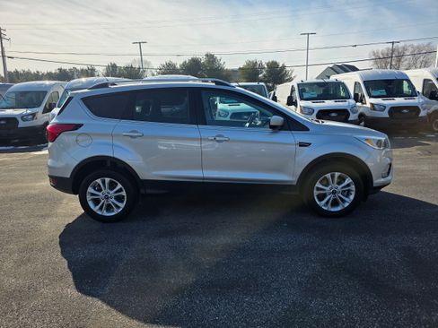 Certified 2019 Ford Escape SE image 6