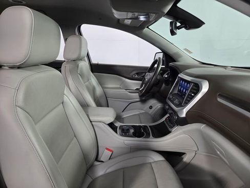 Used 2023 GMC Acadia SLT image 13