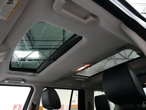 Used 2011 Land Rover LR4 HSE LUX AWD/4WD image 25