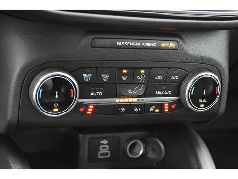 Used 2024 Ford Escape ST-Line image 25