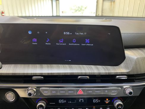 Used 2024 Kia Telluride SX w/ Towing Package image 42