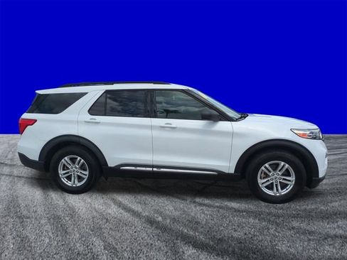 Certified 2020 Ford Explorer XLT w/ Equipment Group 202A image 3