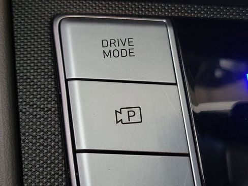 Used 2022 Hyundai Elantra SE FWD image 16