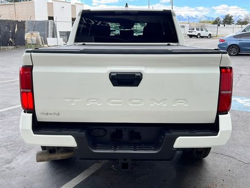 Used 2025 Toyota Tacoma SR5 image 7