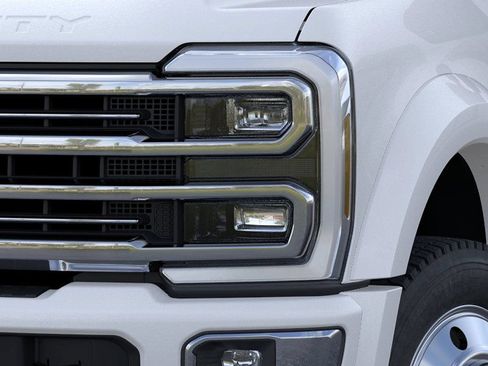 New 2025 Ford F450 Platinum w/ Platinum Plus Package AWD/4WD image 18
