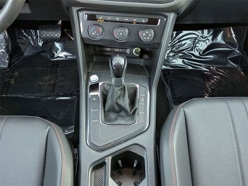 Used 2024 Volkswagen Tiguan Wolfsburg Edition image 23