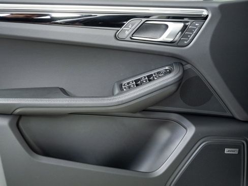 New 2026 Porsche Macan image 6