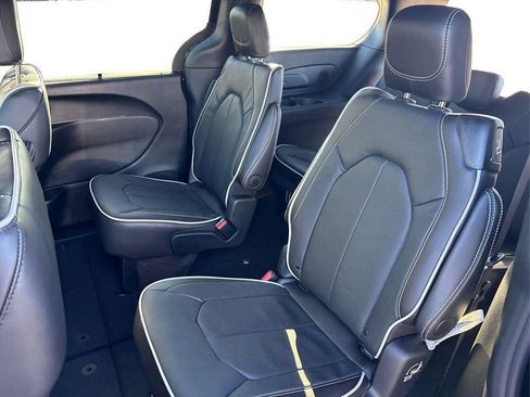 New 2026 Chrysler Pacifica Limited AWD/4WD image 10