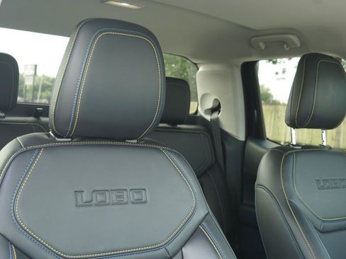 Certified 2025 Ford Maverick Lobo AWD/4WD image 30