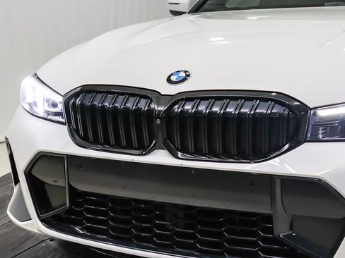Used 2023 BMW 330i Sedan w/ M Sport Package RWD image 8