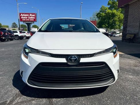 Used 2023 Toyota Corolla LE image 3