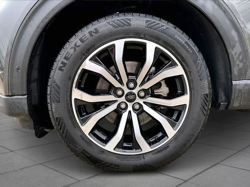 Used 2020 Ford Explorer ST w/ Premium Technology Package image 10