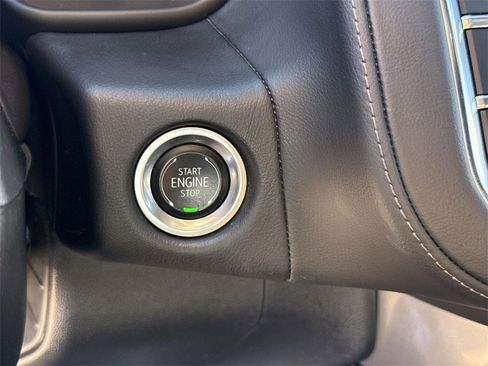 Used 2024 Chevrolet Suburban LT image 15