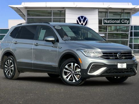 Used 2022 Volkswagen Tiguan S image 2