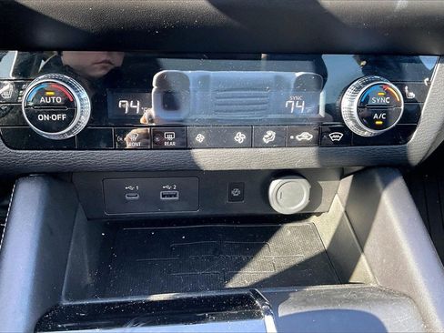 Used 2022 Mitsubishi Outlander SE image 18