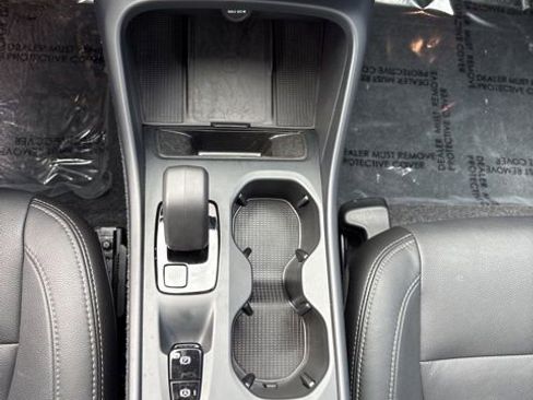 Used 2025 Volvo XC40 B5 Core AWD/4WD image 25