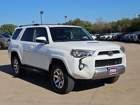 Used 2018 Toyota 4Runner TRD Off-Road AWD/4WD image 3
