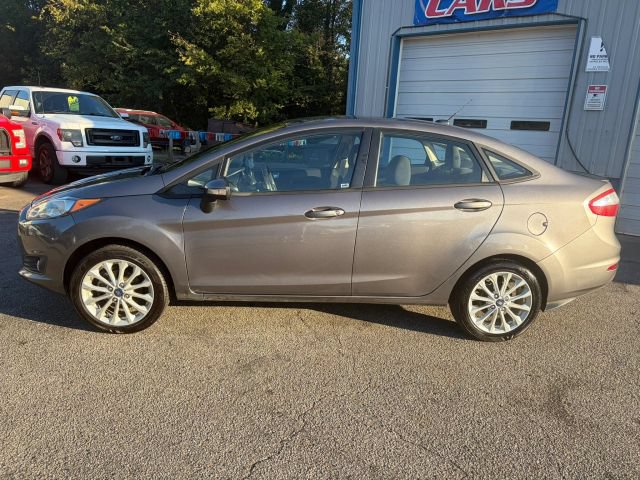 Used 2014 Ford Fiesta SE w/ Equipment Group 201A FWD image 2
