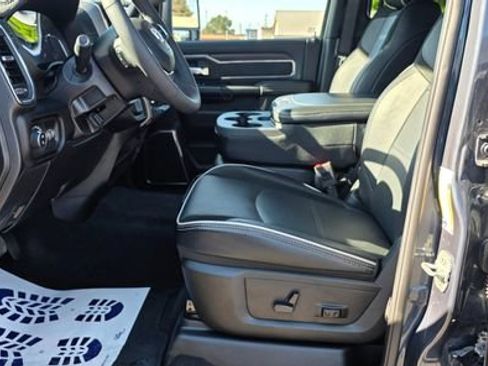 Used 2026 RAM 2500 Laramie AWD/4WD image 9