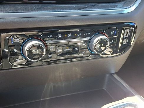 Used 2025 Chevrolet Silverado 1500 LTZ w/ LTZ Premium Package image 15