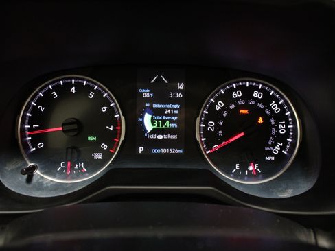 Used 2020 Toyota RAV4 XLE w/ Convenience Package FWD image 40