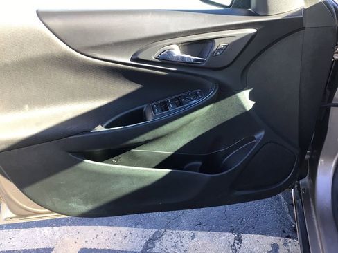 Used 2018 Chevrolet Malibu LT image 14