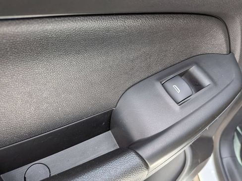 Used 2025 Chevrolet TrailBlazer LT AWD/4WD image 26
