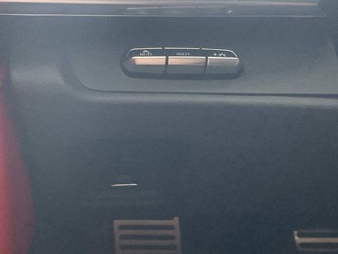 Used 2024 Chevrolet Corvette Stingray Preferred Cpe w/ 2LT image 33