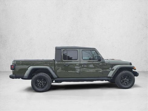 Used 2023 Jeep Gladiator Willys image 4