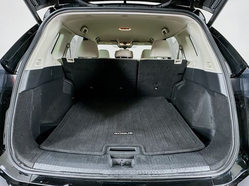 Used 2025 Nissan Rogue SV image 27