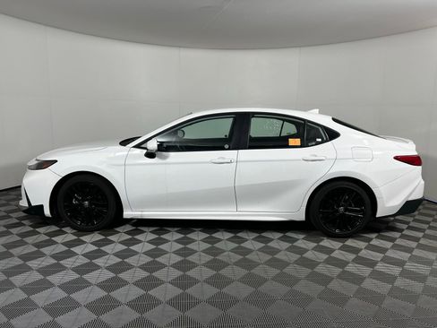 Certified 2025 Toyota Camry SE image 8