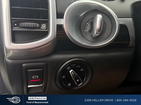 Used 2017 Porsche Cayenne Platinum Edition w/ Premium Package Plus (PJX) AWD/4WD image 10