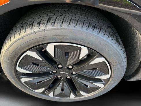 New 2025 Chevrolet Blazer EV RS image 24