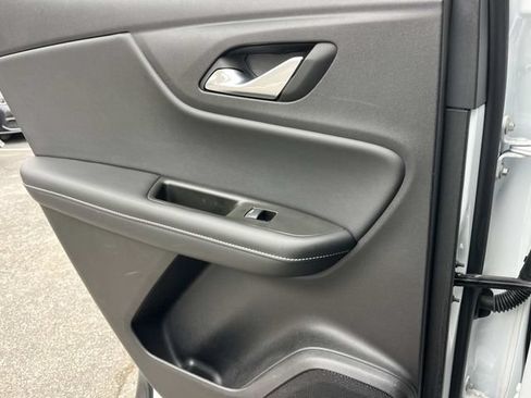 Used 2024 Chevrolet Blazer LT FWD image 23