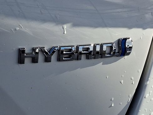 Used 2022 Toyota Prius L Eco image 29