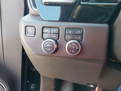 Used 2023 GMC Sierra 1500 SLT w/ SLT Premium Package AWD/4WD image 25