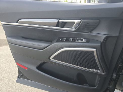 Used 2025 Kia Telluride S image 26