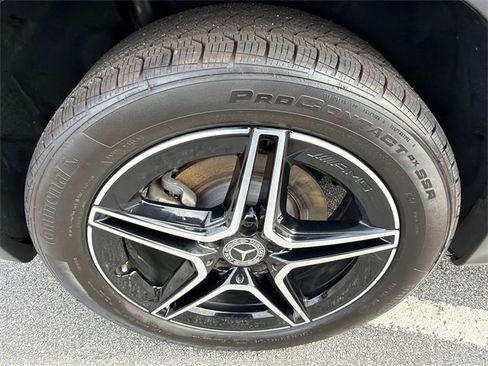 Used 2021 Mercedes-Benz GLB 250 4MATIC image 17