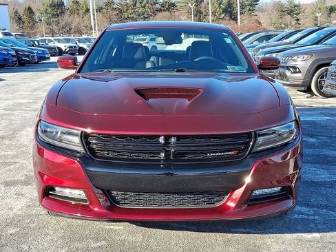 Used 2019 Dodge Charger SXT w/ Plus Group image 2