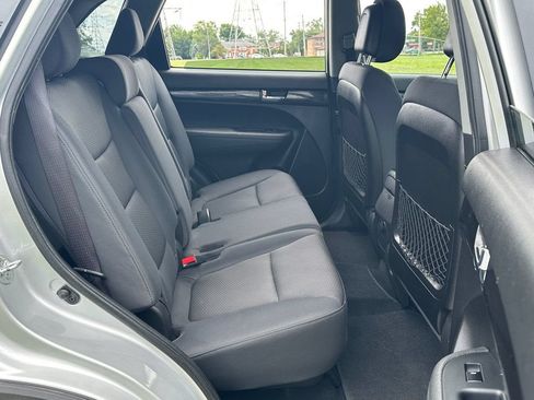 Used 2013 Kia Sorento LX FWD image 18