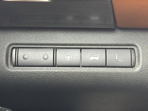 Used 2022 Nissan Pathfinder Platinum w/ Cargo Package image 11