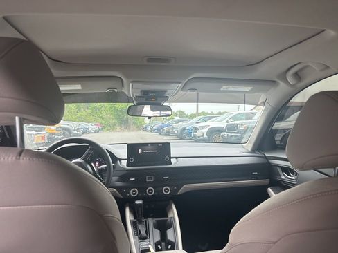 Used 2025 Honda Accord SE image 10