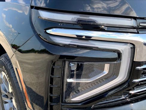 Used 2026 Chevrolet Suburban LT w/ Comfort Package RWD image 27