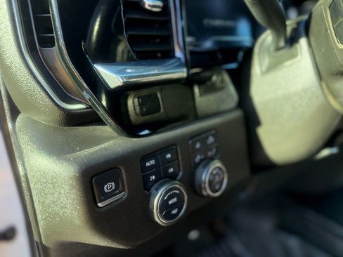 Used 2024 Chevrolet Silverado 3500 LT w/ Convenience Package image 20