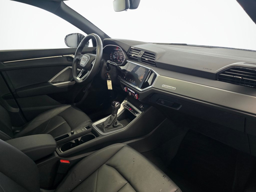 Used 2025 Audi Q3 2.0T Premium AWD/4WD image 44