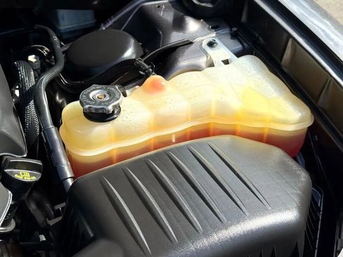 Used 2018 Dodge Charger GT image 31