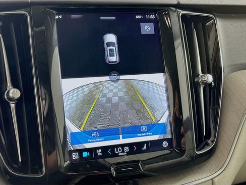 Used 2023 Volvo XC60 B5 Plus w/ Climate Package image 23