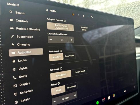 Used 2022 Tesla Model S AWD image 26