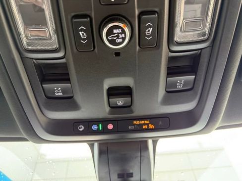 Used 2021 GMC Yukon Denali w/ Denali Premium Package image 33